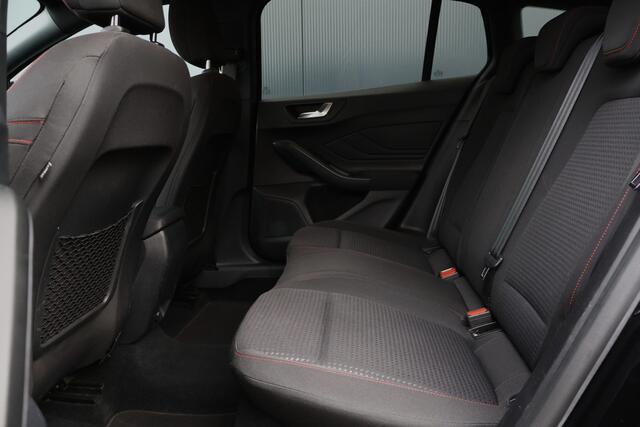 Ford FOCUS Wagon 1.5 EcoBlue ST Line Business | Stoel- stuurverwarming | Trekhaak | Keyless | Voorruitverwarming | Apple Carplay / Android Auto