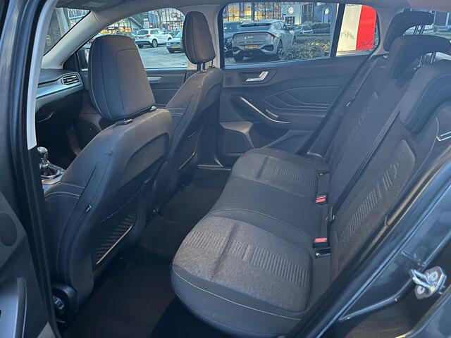 Ford FOCUS Wagon 1.0 EcoBoost Active Business | Adaptieve Cruise Control | Camera | Stoelverwarming | Voorruitverwarming |