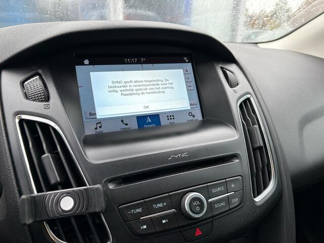 Ford FOCUS Wagon 1.0 Ecoboost Titanium 125pk Trekhaak | Navigatie | Apple Carplay, Android Auto | Voorruit verwarming | Dealer onderhouden