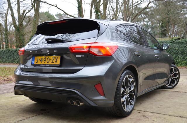 Ford FOCUS 1.0 EcoBoost Hybrid ST Line X Business Navi/Pdc/Ecc/Led/Stoel Stuur & ruitverwarming/Leder/Cr-Controle/Privacy-Glass/Lmv/Bang & Olufsen/Achteruitrijcamera