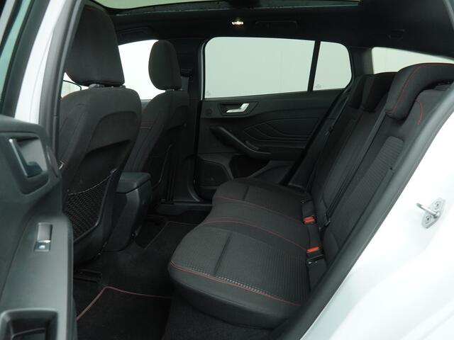 Ford FOCUS Wagon ST-Line X EcoBoost Hybrid 155 pk | Pano | Trekhaak | Adapt. cruise | Winter Pack | B&O | Keyless |