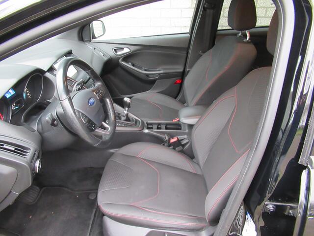 Ford FOCUS Wagon 1.0 125 pk ST-Line ! Navi | camera | cruise | 18"inch | tr.haak afneembaar