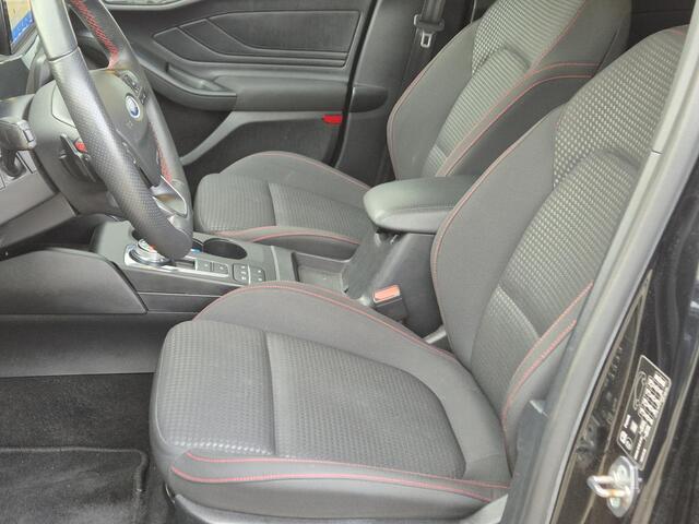 Ford FOCUS Wagon 1.5 EcoB. ST- Line Business 182PK/Trekhaak