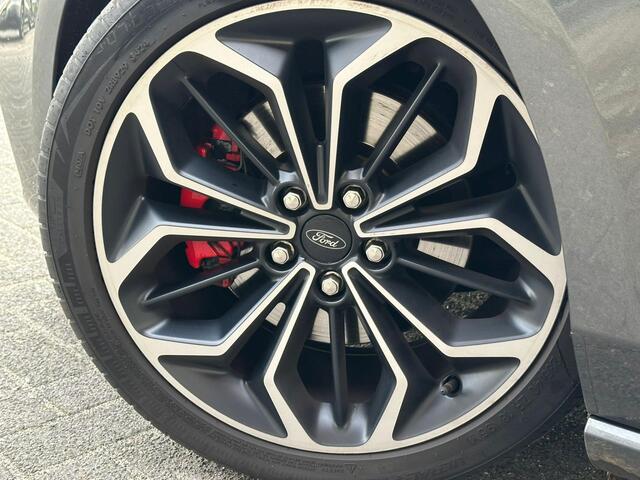 Ford FOCUS Wagon 1.5 ST-Line 150pk My 2019 | Winterpack | B&O | LED | Leder-Stof | occasion