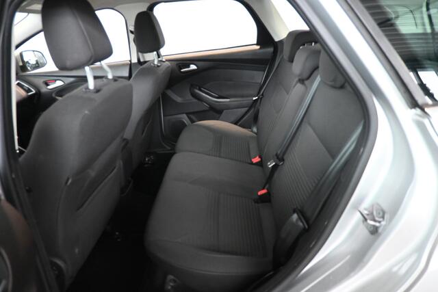 Ford FOCUS Wagon 1.0 Titanium Clima Navigatie LED Goed Onderhouden! Inruil Mogelijk!