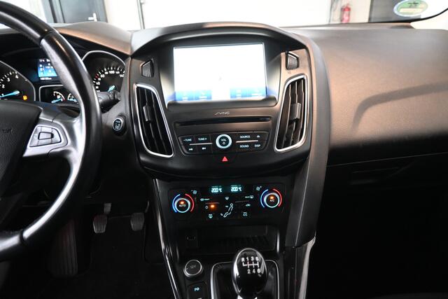 Ford FOCUS Wagon 1.0 Titanium Clima Navigatie LED Goed Onderhouden! Inruil Mogelijk!