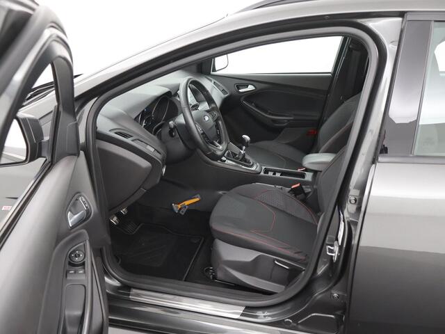 Ford FOCUS Wagon 1.5 ST-Line 150pk NAVI|APPLECARPLAY|CLIMA|PDC|18INCH|WINTERPACK|ORG.NL