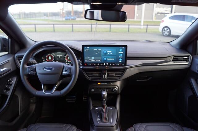 Ford FOCUS Wagon 1.0 EcoBoost Hybrid ST Line Vignale 155pk/ Leer/ Trekhaak/ 18 Inch LM / Camera / App-connect