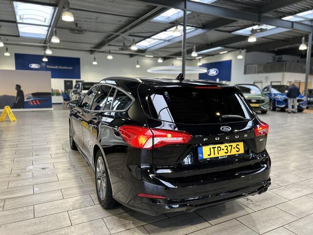Ford FOCUS Wagon EcoBoost Hybrid 125pk ST Line | Winterpack | AGR stoel | Adaptive Cruise | Climate control | Camera | All season banden |