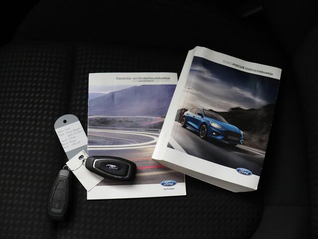 Ford FOCUS Wagon 1.0 EcoBoost Hybrid ST Line X Business | Panoramadak | Cruise Control | Trekhaak!