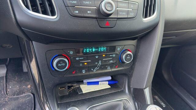 Ford FOCUS Wagon 1.5 Ecoboost Titanium 150pk Trekhaak | Xenon Koplampen | Stoelverwarming | Cruise control | 18 inch velgen | 1.500kg trekgewicht