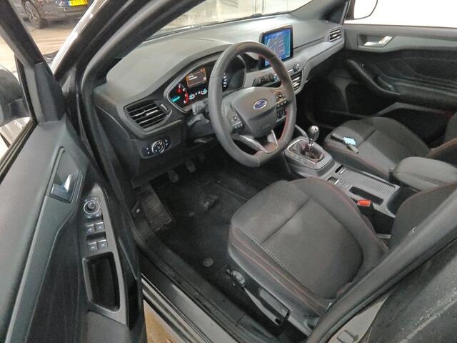 Ford FOCUS Wagon 1.0 EcoBoost Hybrid ST Line Style / Navigatie / Apple Carplay / Parkeersensoren / Trekhaak