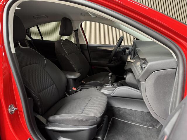 Ford FOCUS 155pk Eco Hybrid Titanium X Sync-4 Navi Camera Winter pack 18" LM 1e eigenaar 5drs Dealeronderhouden