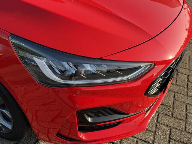 Ford FOCUS Wagon 1.0 EcoBoost Hybrid ST Line X VIRTUAL DISPLAY | MULTIMEDIA| NAVIGATIE | LED | APPLE CARPL./ANDROID AUTO | CRUISECONTROL | CAMERA | SPORT STOELEN | PARKEERSENSOREN | AFNEEMBARE TREKHAAK |