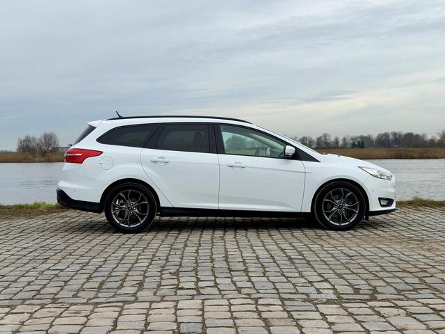 Ford FOCUS Wagon 1.5 Titanium|17"LM|Stoel/Stuur Verwarming
