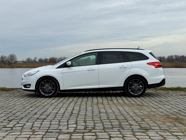 Ford FOCUS Wagon 1.5 Titanium|17"LM|Stoel/Stuur Verwarming