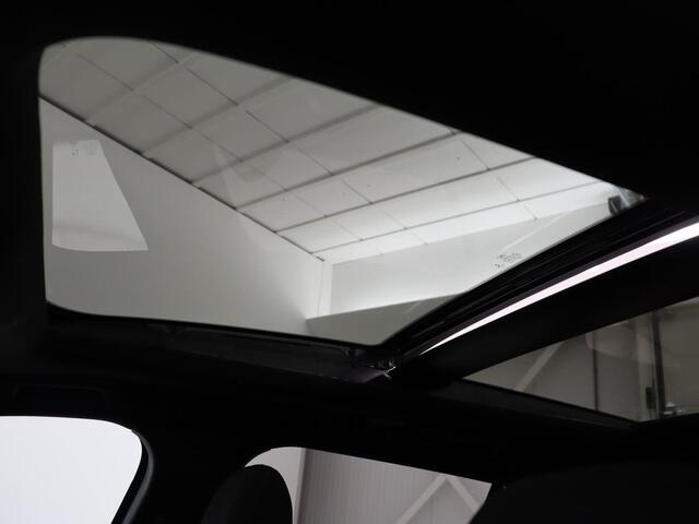 Ford FOCUS 1.0 EcoBoost ST Line | Panoramadak | Camera | Carplay | Navigatie | Full LED | Climate control | Keyless | Cruise control | Bluetooth | Parkeerhulp