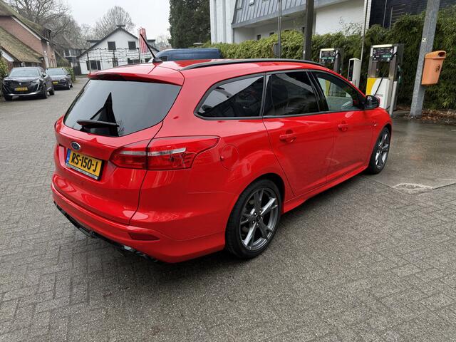 Ford FOCUS Wagon 1.5 ST-Line 150 PK