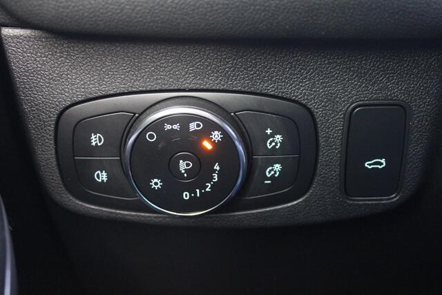 Ford FOCUS Wagon 1.0 EcoBoost Titanium X Business Automaat | Trekhaak | Winter Pack | Adaptive cruise control | Camera