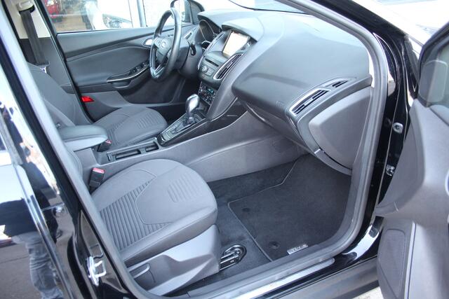 Ford FOCUS 1.0 126 Pk Titanium Automaat Nieuwe Distributie / Navigatie / Keyless