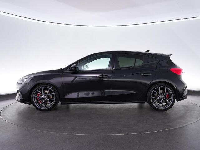Ford FOCUS ST-3 PERFORMANCE PACK 2.3 280pk AUTOMAAT |dealer onderhouden|sper diff|launch control|HUD|el. stoelen|Apple Carplay|BLIS|parkeer camera|winterpack|19"|
