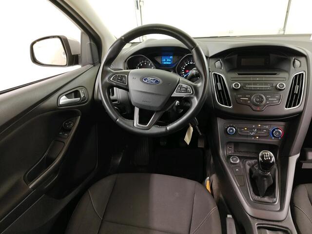 Ford FOCUS Wagon 1.0 Trend 1e Eigenaar | Volledig onderh | NAP | BTW | Trekhaak | Airco | Radio CD | Start/Stop | Hill-Hold | Elek ramen