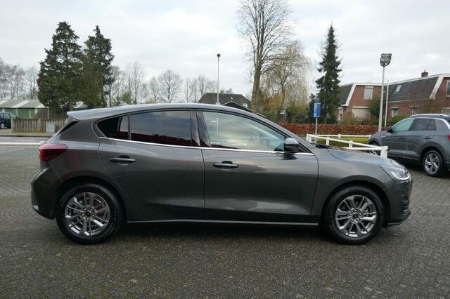 Ford FOCUS 1.0 EBH TITANIUM 125 PK MILDHYBRID / GROOTSCHERM/ APPLE