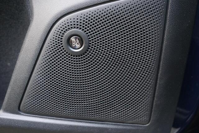 Ford FOCUS Wagon 1.0 EcoB.125PK Titanium Bus./Comfortstoelen/ B&O Geluidsinstallatie.