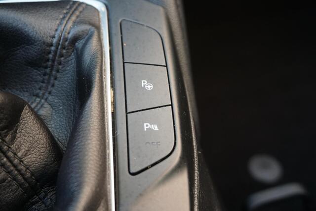 Ford FOCUS Wagon 1.0 EcoB.125PK Titanium Bus./Comfortstoelen/ B&O Geluidsinstallatie.