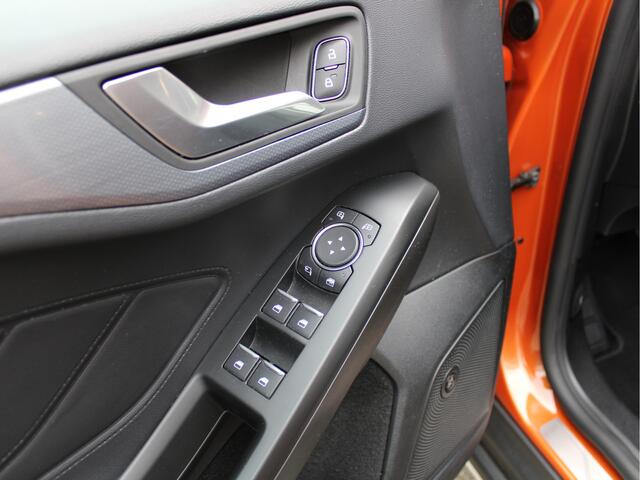 Ford FOCUS Wagon 1.0 EcoBoost Active Business Dealer onderh./Winterpack/AGR/B&O/Cruise/Navi/Carplay/18inch/PDC