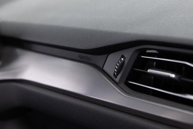 Ford FOCUS 1.0 EcoBoost Hybrid Titanium X Automaat