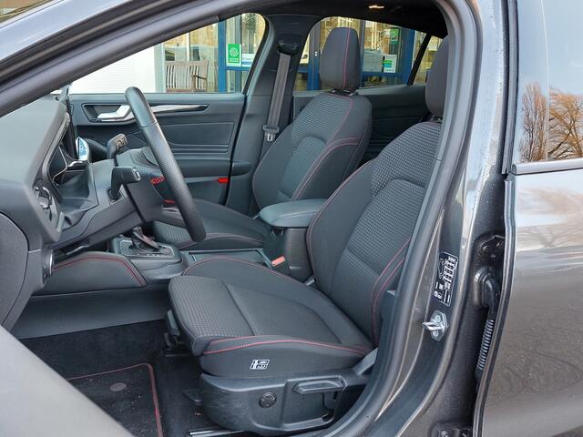 Ford FOCUS 1.0 EcoBoost Hybrid 155pk Automaat ST Line X | Navi | Apple Carplay | B&O Sound | Led Koplampen | Keyless Entry | Panorama Schuifdak | Rijstrook+Licht+Regensensor | Privacy Glass | 18''lm