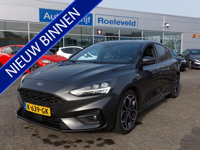 Ford FOCUS 1.0 EcoBoost 125pk ST Line Business | Navi | Apple Carplay+Android Auto | Clima | Cruise | Led Koplampen | Keyless Entry | Stuur+Stoelverwarming | Pdc V+A+Assist+Camera | Privacy Glass | 18''
