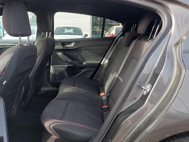 Ford FOCUS 1.0 EcoBoost 125pk ST Line Business | Navi | Apple Carplay+Android Auto | Clima | Cruise | Led Koplampen | Keyless Entry | Stuur+Stoelverwarming | Pdc V+A+Assist+Camera | Privacy Glass | 18''