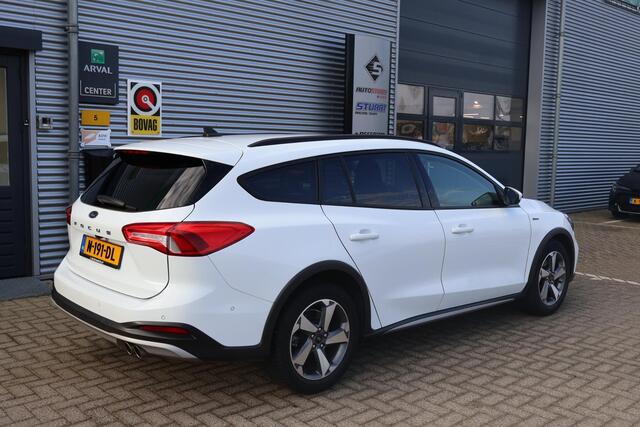 Ford FOCUS Wagon 1.0 Active Business 1e Eigenaar | Volledig Onderh | NAP | BTW | Camera | Af Trekhaak | Winterpakket | Navi | Ad Cruise | Carplay | Bots | Full Led | Keyless | Start/Stop | Hill-Hold