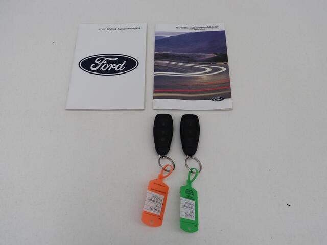 Ford FOCUS 1.0 EcoBoost ST Line X | Carplay | Camera | Keyless | Full LED | Navigatie | Climate control | Sportstoelen | Parkeerhulp | Bluetooth | Cruise control