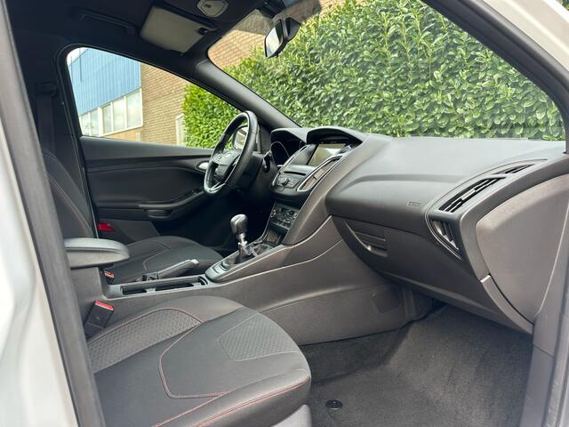 Ford FOCUS Wagon 1.0 ST-Line Climate C, Navigatie, Lmv, Pdc!!!!