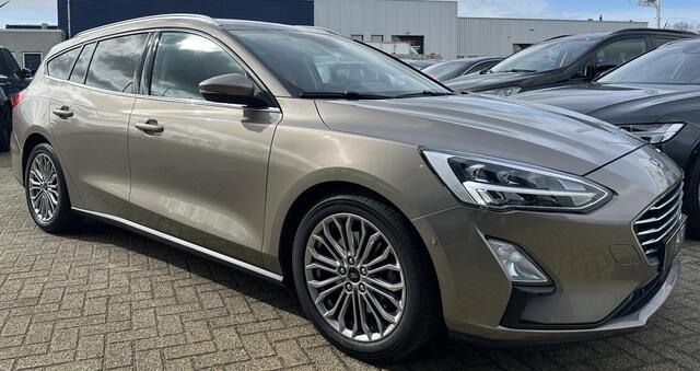 Ford FOCUS Wagon 1.0 EcoBoost Titanium Business 125PK | BOMVOL | ZEER NETTE STAAT | Elektrisch Glazen Panorama-dak | Achteruitrijcamera | Led Koplampen | Carplay | Keyless Entry | Parkeersensoren Voor en Achter | B&O Audio | Head Up | Stoel Stuur Voorruitverwarming