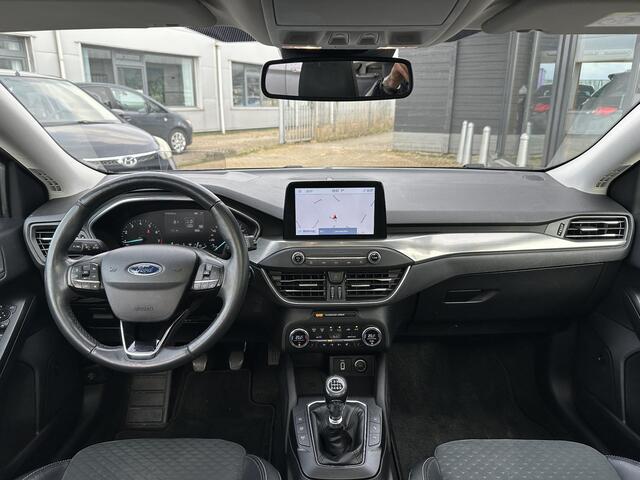 Ford FOCUS Wagon 1.0 EcoBoost Titanium Business 125PK | BOMVOL | ZEER NETTE STAAT | Elektrisch Glazen Panorama-dak | Achteruitrijcamera | Led Koplampen | Carplay | Keyless Entry | Parkeersensoren Voor en Achter | B&O Audio | Head Up | Stoel Stuur Voorruitverwarming