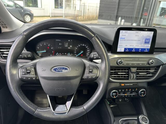 Ford FOCUS Wagon 1.0 EcoBoost Titanium Business 125PK | BOMVOL | ZEER NETTE STAAT | Elektrisch Glazen Panorama-dak | Achteruitrijcamera | Led Koplampen | Carplay | Keyless Entry | Parkeersensoren Voor en Achter | B&O Audio | Head Up | Stoel Stuur Voorruitverwarming