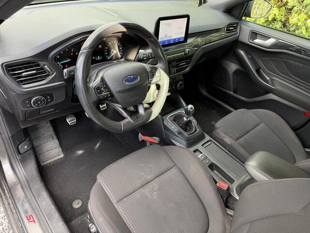 Ford FOCUS Wagon 1.0 EcoBoost ST Line Business | Navi | LED | Apple CarPlay / Android Auto | Airco | Cruise Control | Keyless | LMV | Sportstoelen | 1e Eigenaar | Dealer onderhouden | Nieuwe APK!