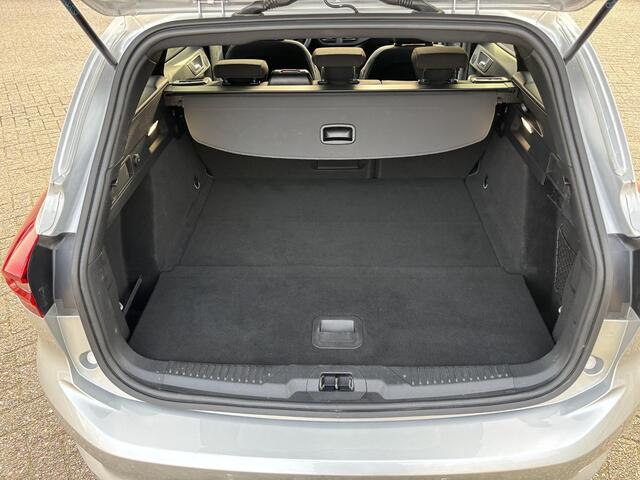 Ford FOCUS Wagon 1.0 EcoBoost Hybrid ST Line X 155pk | Trekhaak afneembaar | Panoramadak | Bang&Olufsen | Adaptive cruise control | Winter Pack | All season banden | Camera