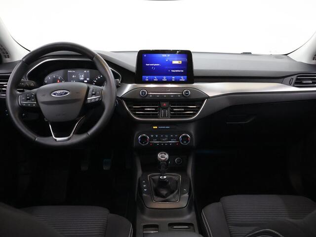 Ford FOCUS Wagon 1.0 EcoBoost ST Line Business | Trekhaak Afneembaar | Winterpakket | Navigatie | Climate Control | Cruise Control |