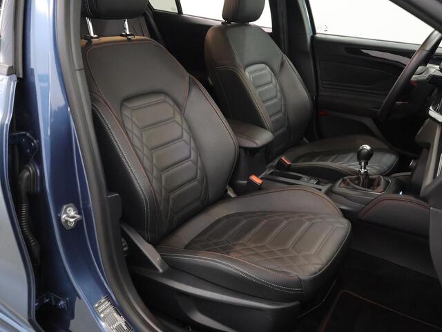 Ford FOCUS Wagon 1.0 EcoBoost Hybrid ST Line X | Elekt. Wegklapbare Trekhaak | Winterpakket | Cruise Control Adaptief | Parkeercamera | Head-Up | Navigatie |