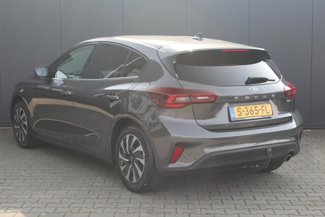 Ford FOCUS 1.0 EcoBoost Hybrid Titanium | Incl. 12 maanden garantie | Navigatie | Stoel/stuur verwarming | Cruise control | Voorruit verwarmd | Apple Carplay | DAB+ | Bluetooth | Lane assist | Trekhaak |