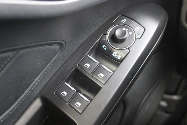 Ford FOCUS 1.0 EcoBoost Hybrid ST Line X Business Full options | Winter Pack