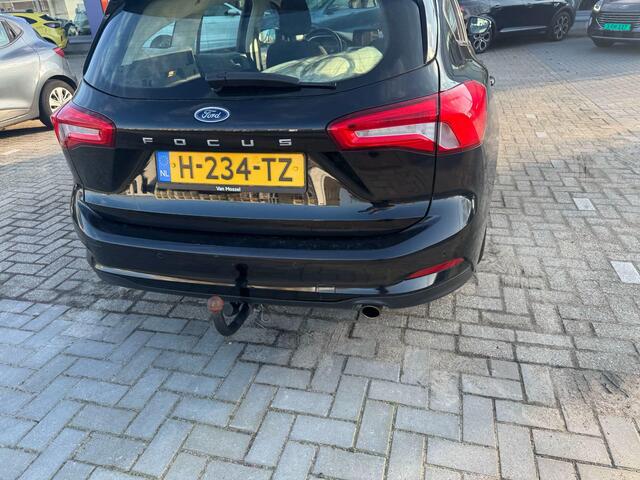 Ford FOCUS Wagon 1.0 EcoBoost Trend Edition Business 125pk | Navigatie | Trekhaak |