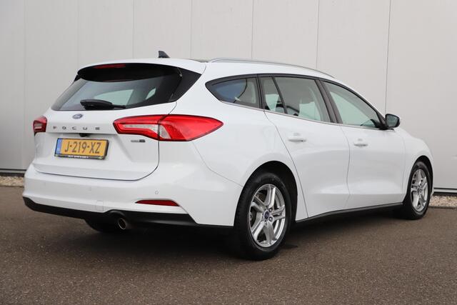 Ford FOCUS Wagon 1.0 EcoBoost Hybrid Trend Edition Business Panoramadak Stuur & Stoelverwarming Navigatie Achteruitrijcamera Airco Cruise Control