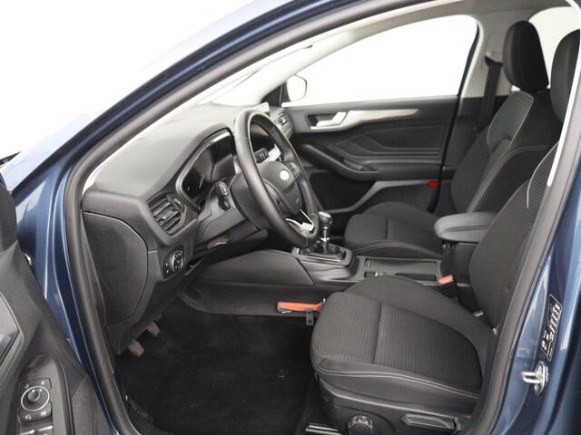 Ford FOCUS Wagon 1.0 EcoBoost Hybrid Titanium | Carplay | Camera | Navigatie | Climate control | Full LED | Parkeerhulp