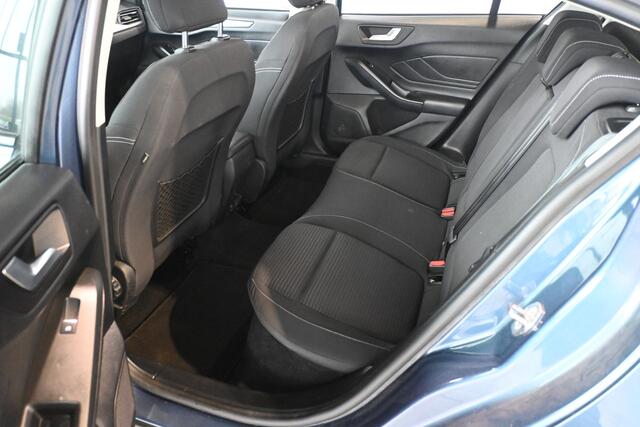 Ford FOCUS 1.0 EcoBoost Titanium Business Clima Navigatie Stuur/Stoelverwarming Rijklaarprijs! Inruil Mogelijk!